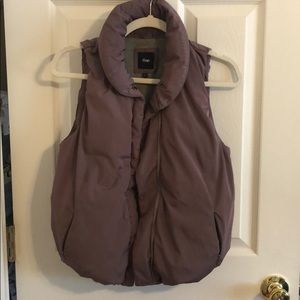 Gap puffy bomber style vest XS